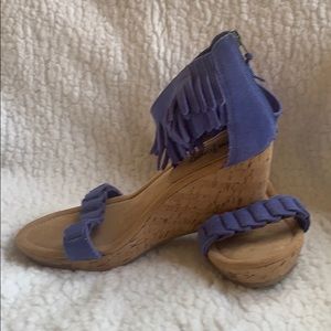 MINNETONKA SANDALS SIZE 9